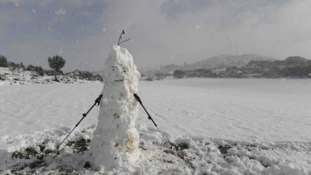 La borrasca 'Helena' cubre de nieve Pamplona y buena parte de Navarra