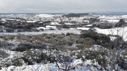La borrasca 'Helena' cubre de nieve Pamplona y buena parte de Navarra