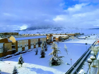 La borrasca 'Helena' cubre de nieve Pamplona y buena parte de Navarra