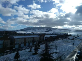 La borrasca 'Helena' cubre de nieve Pamplona y buena parte de Navarra