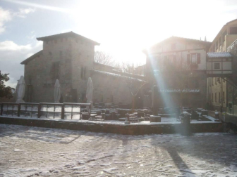 La borrasca 'Helena' cubre de nieve Pamplona y buena parte de Navarra