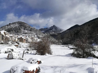 La borrasca 'Helena' cubre de nieve Pamplona y buena parte de Navarra