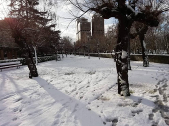 La borrasca 'Helena' cubre de nieve Pamplona y buena parte de Navarra