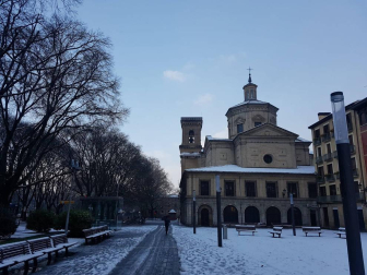 La borrasca 'Helena' cubre de nieve Pamplona y buena parte de Navarra