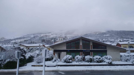 La borrasca 'Helena' cubre de nieve Pamplona y buena parte de Navarra
