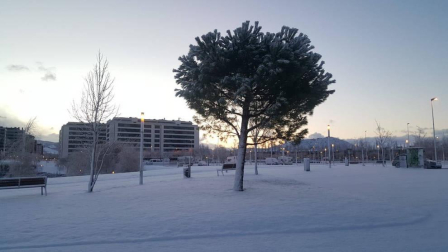 La borrasca 'Helena' cubre de nieve Pamplona y buena parte de Navarra