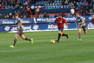 Imágenes del partido Osasuna-Cádiz disputado en El Sadar.