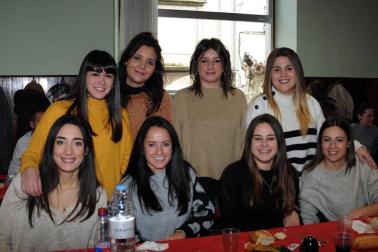 El Casino La Peña de Lodosa acogió, el sábado 2 de febrero, la tradicional comida popular por San Blas, que reunió a cuadrillas de amigos alrededor de la mesa. Un día antes, las fiestas habían comenzado a lo grande con el concierto ofrecido por el grupo Los Secretos. Un espectáculo infantil cerró la programación el domingo día 3.