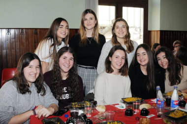 El Casino La Peña de Lodosa acogió, el sábado 2 de febrero, la tradicional comida popular por San Blas, que reunió a cuadrillas de amigos alrededor de la mesa. Un día antes, las fiestas habían comenzado a lo grande con el concierto ofrecido por el grupo Los Secretos. Un espectáculo infantil cerró la programación el domingo día 3.