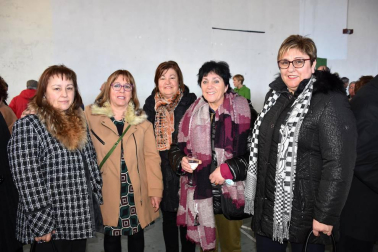 Los vecinos de Milagro celebraron las fiestas en honor a San Blas el pasado fin de semana. Una de las actividades que más personas congregó fue el aperitivo popular que se celebró la mañana del domingo 3 de febrero en el antiguo polideportivo y que reunió a quintos, cuadrillas y familias en un inmejorable ambiente.