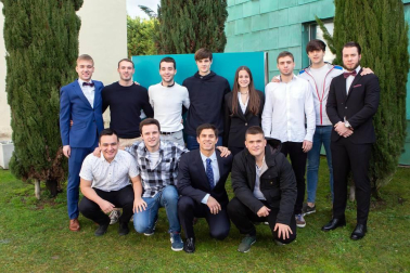 El pasado 1 de febrero tuvo lugar el acto de presentaciones de la XVII Semana de Empresa que Foro Europeo Escuela de Negocios de Navarra organiza anualmente y en la que participan los alumnos de Grado Superior. El objetivo es acercar la realidad empresarial a los alumnos, de manera práctica y lúdica, acorde a la metodología de la Escuela. En esta edición, y organizados por grupos, los estudiantes presentaron el Centro Comercial La Morea, el Hotel Alma Pamplona, Disnapin, Diario de Navarra y el Circuito de Navarra.