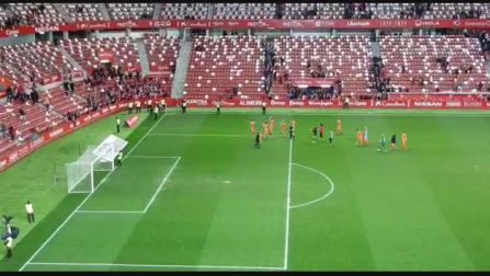 Los jugadores de Osasuna no se olvidaron de su afición tras ganar al Sporting