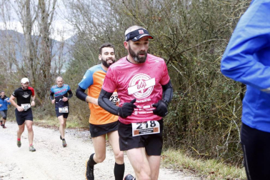 Ion Sola y Vanesa Pacha ganan el campeonato de la Federación Navarra de Atletismo en el I Trail Hiru Herri