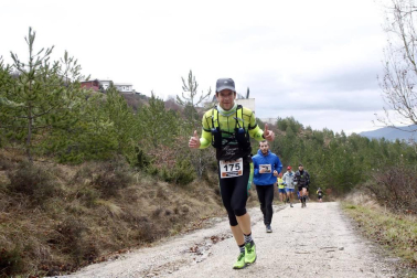Ion Sola y Vanesa Pacha ganan el campeonato de la Federación Navarra de Atletismo en el I Trail Hiru Herri