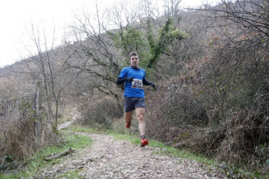 Ion Sola y Vanesa Pacha ganan el campeonato de la Federación Navarra de Atletismo en el I Trail Hiru Herri