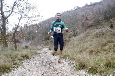 Ion Sola y Vanesa Pacha ganan el campeonato de la Federación Navarra de Atletismo en el I Trail Hiru Herri