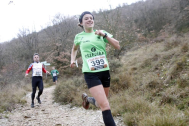 Ion Sola y Vanesa Pacha ganan el campeonato de la Federación Navarra de Atletismo en el I Trail Hiru Herri