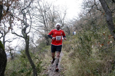 Ion Sola y Vanesa Pacha ganan el campeonato de la Federación Navarra de Atletismo en el I Trail Hiru Herri