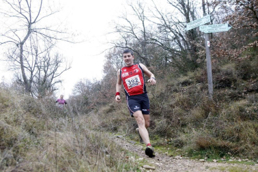 Ion Sola y Vanesa Pacha ganan el campeonato de la Federación Navarra de Atletismo en el I Trail Hiru Herri