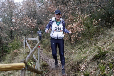 Ion Sola y Vanesa Pacha ganan el campeonato de la Federación Navarra de Atletismo en el I Trail Hiru Herri