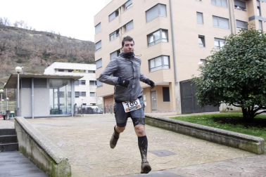 Ion Sola y Vanesa Pacha ganan el campeonato de la Federación Navarra de Atletismo en el I Trail Hiru Herri