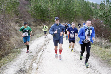 Ion Sola y Vanesa Pacha ganan el campeonato de la Federación Navarra de Atletismo en el I Trail Hiru Herri