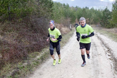 Ion Sola y Vanesa Pacha ganan el campeonato de la Federación Navarra de Atletismo en el I Trail Hiru Herri