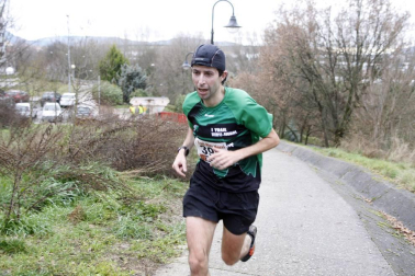 Ion Sola y Vanesa Pacha ganan el campeonato de la Federación Navarra de Atletismo en el I Trail Hiru Herri