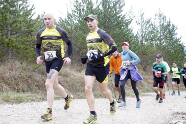 Ion Sola y Vanesa Pacha ganan el campeonato de la Federación Navarra de Atletismo en el I Trail Hiru Herri