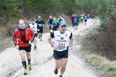 Ion Sola y Vanesa Pacha ganan el campeonato de la Federación Navarra de Atletismo en el I Trail Hiru Herri