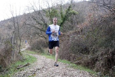 Ion Sola y Vanesa Pacha ganan el campeonato de la Federación Navarra de Atletismo en el I Trail Hiru Herri