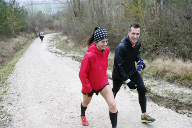 Ion Sola y Vanesa Pacha ganan el campeonato de la Federación Navarra de Atletismo en el I Trail Hiru Herri