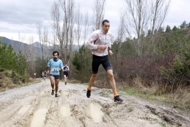 Ion Sola y Vanesa Pacha ganan el campeonato de la Federación Navarra de Atletismo en el I Trail Hiru Herri