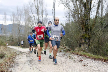 Ion Sola y Vanesa Pacha ganan el campeonato de la Federación Navarra de Atletismo en el I Trail Hiru Herri