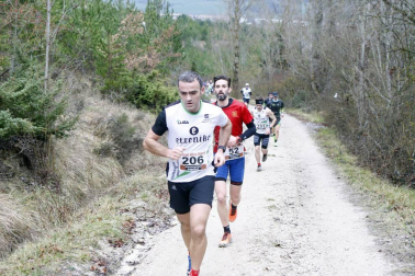 Ion Sola y Vanesa Pacha ganan el campeonato de la Federación Navarra de Atletismo en el I Trail Hiru Herri