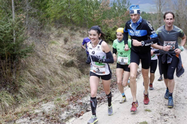 Ion Sola y Vanesa Pacha ganan el campeonato de la Federación Navarra de Atletismo en el I Trail Hiru Herri