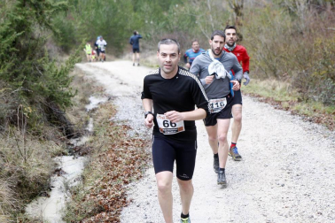 Ion Sola y Vanesa Pacha ganan el campeonato de la Federación Navarra de Atletismo en el I Trail Hiru Herri