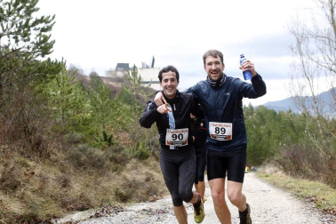 Ion Sola y Vanesa Pacha ganan el campeonato de la Federación Navarra de Atletismo en el I Trail Hiru Herri
