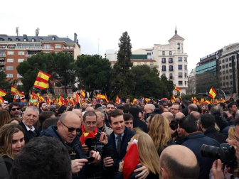 Manifestación este domingo en la plaza de Colón de Madrid en contra de la política de diálogo del Gobierno en Cataluña y en demanda de elecciones.
