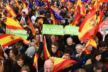 Manifestación este domingo en la plaza de Colón de Madrid en contra de la política de diálogo del Gobierno en Cataluña y en demanda de elecciones.