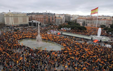 Manifestación este domingo en la plaza de Colón de Madrid en contra de la política de diálogo del Gobierno en Cataluña y en demanda de elecciones.