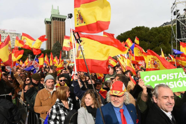 Manifestación este domingo en la plaza de Colón de Madrid en contra de la política de diálogo del Gobierno en Cataluña y en demanda de elecciones.