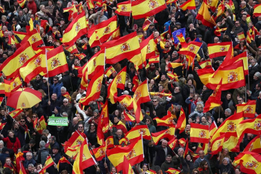 Manifestación este domingo en la plaza de Colón de Madrid en contra de la política de diálogo del Gobierno en Cataluña y en demanda de elecciones.