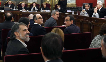 El Tribunal Supremo inicia este martes el juicio al Procés. Estas son las imágenes del día