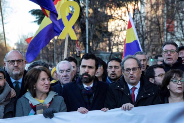 El Tribunal Supremo inicia este martes el juicio al Procés. Estas son las imágenes del día