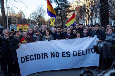 El Tribunal Supremo inicia este martes el juicio al Procés. Estas son las imágenes del día