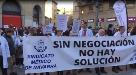 Manifestación del Sindicato de Médicos de Navarra en tercera jornada de huelga
