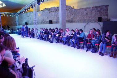 Durante tres días  Baluarte se convirtió en el epicentro de la moda en Navarra gracias a la propuesta de Pasarela 948. Entre las diferentes actividades programadas destacaron  diez desfiles, en los que se combinaron colecciones de marcas locales con diseñadores consagrados del panorama nacional. También hubo espacio para formación y expositores.
