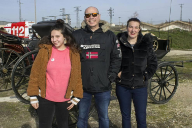 El pasado fin de semana los tafalleses celebraron sus tradicionales ferias de febrero. La mañana del sábado llegaron hasta el recinto de El Ferial los ejemplares equinos, para disfrute de todos los presentes. A un tiempo, también se pudo disfrutar la exposición y venta de plantas y flores en la Plaza Cortés, los puestos de venta ambulante en el Paseo Padre Calatayud o la Feria Agroalimentaria en la Plaza de Navarra.