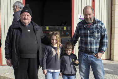 El pasado fin de semana los tafalleses celebraron sus tradicionales ferias de febrero. La mañana del sábado llegaron hasta el recinto de El Ferial los ejemplares equinos, para disfrute de todos los presentes. A un tiempo, también se pudo disfrutar la exposición y venta de plantas y flores en la Plaza Cortés, los puestos de venta ambulante en el Paseo Padre Calatayud o la Feria Agroalimentaria en la Plaza de Navarra.